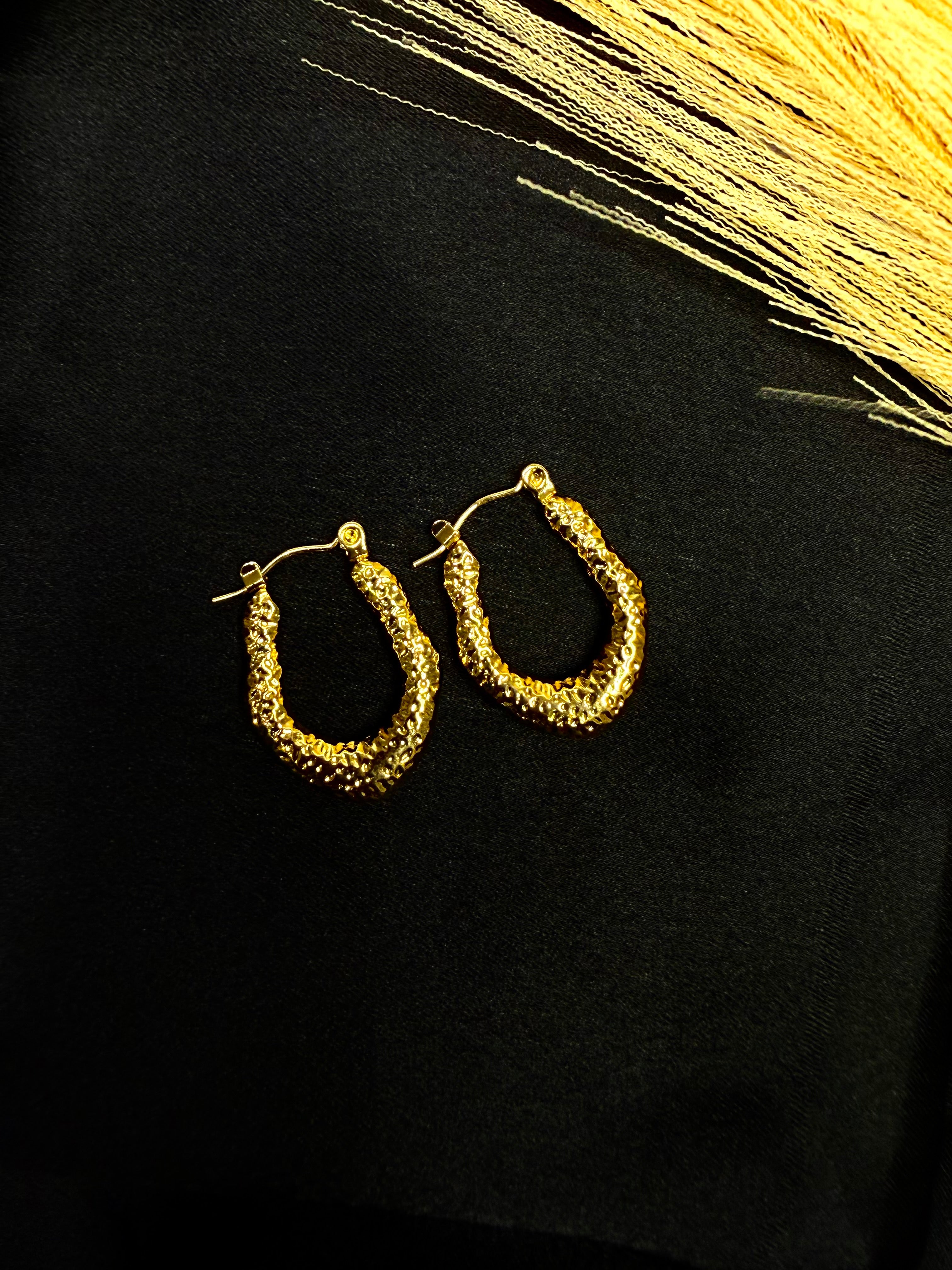 Aura Hoops
