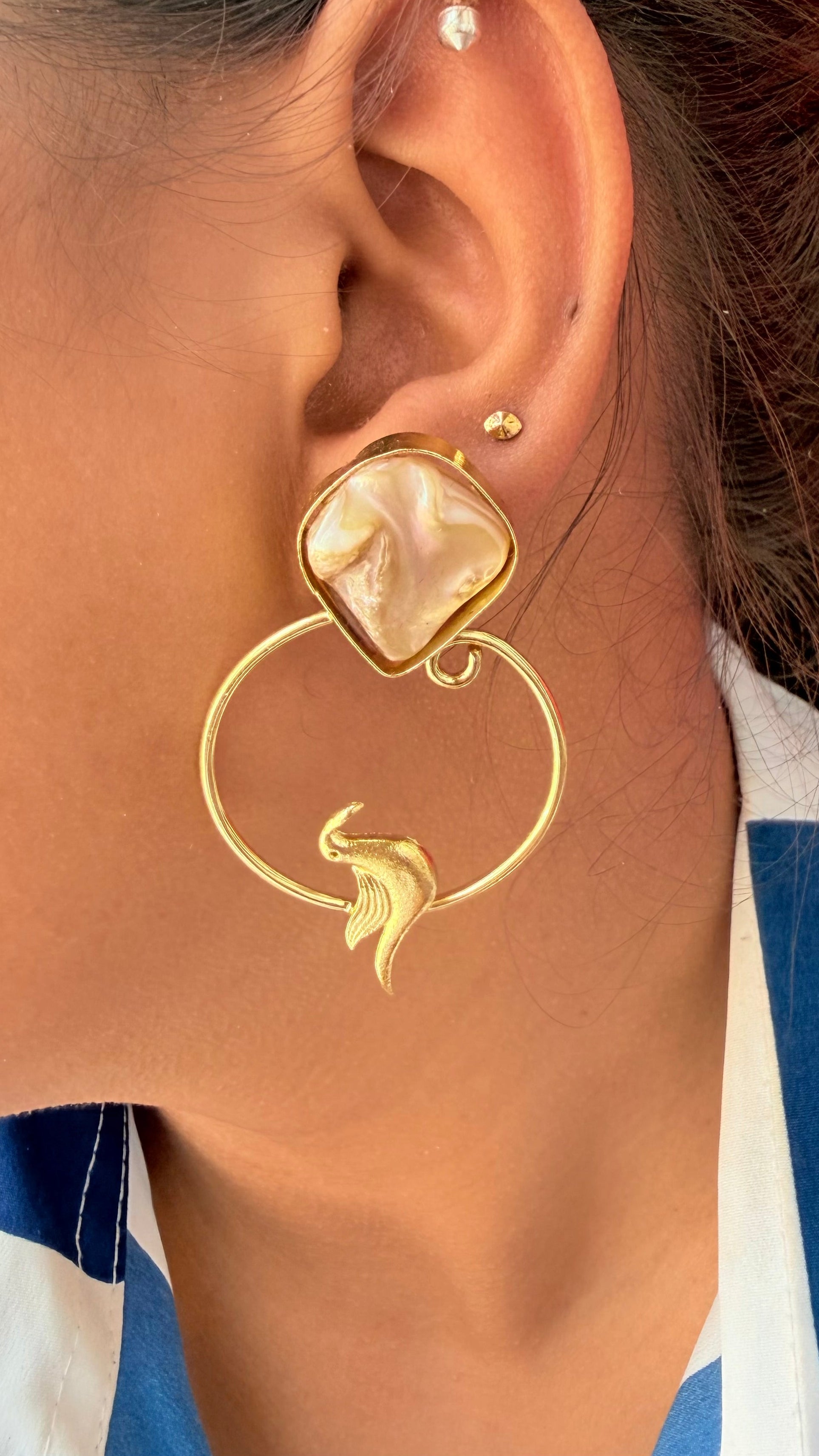 Pearl Swan Hoops