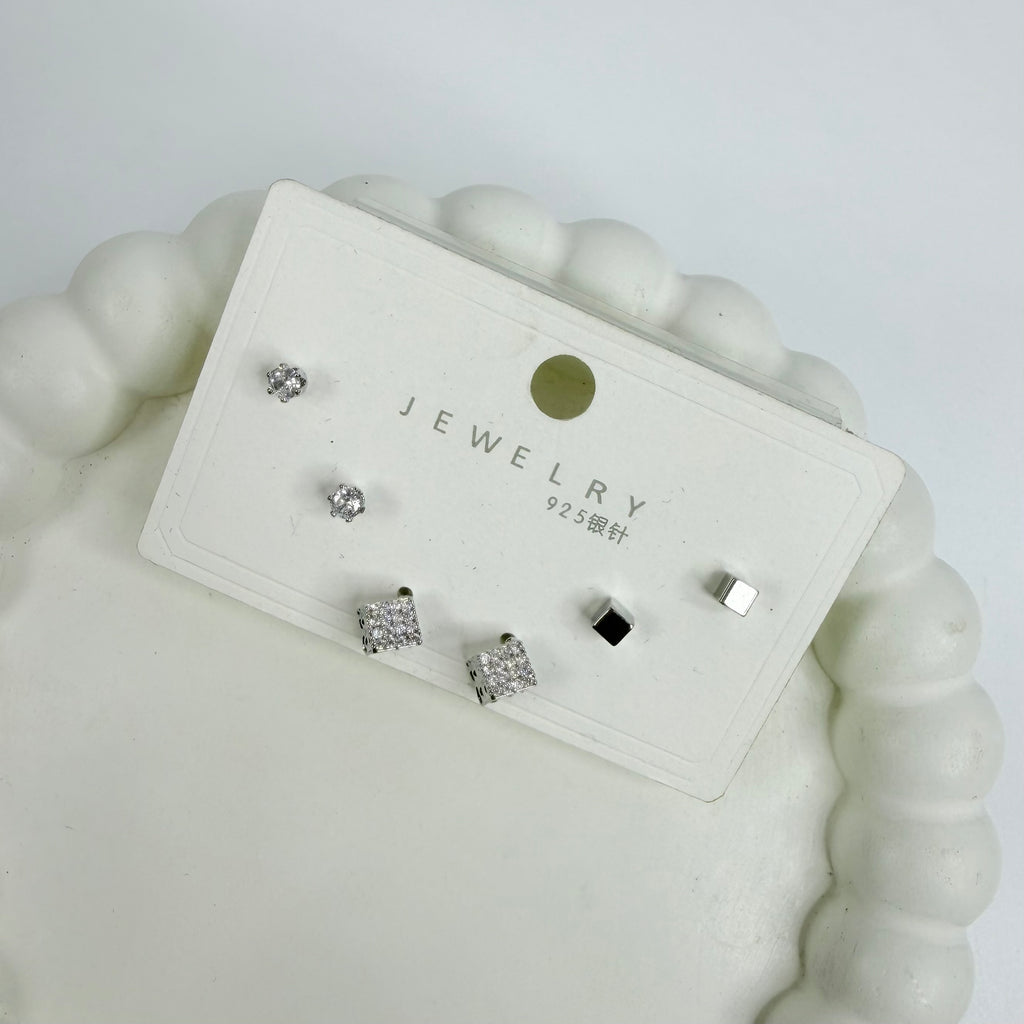 Mystery Stud Earrings Card – 3 Pairs