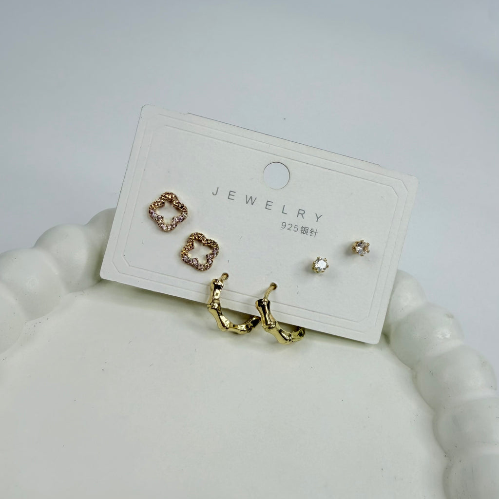 Mystery Stud Earrings Card – 3 Pairs