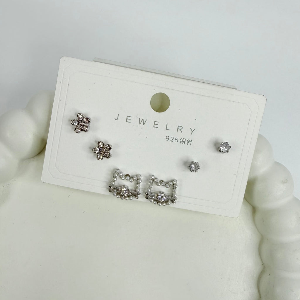Mystery Stud Earrings Card – 3 Pairs