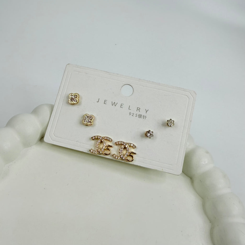 Mystery Stud Earrings Card – 3 Pairs