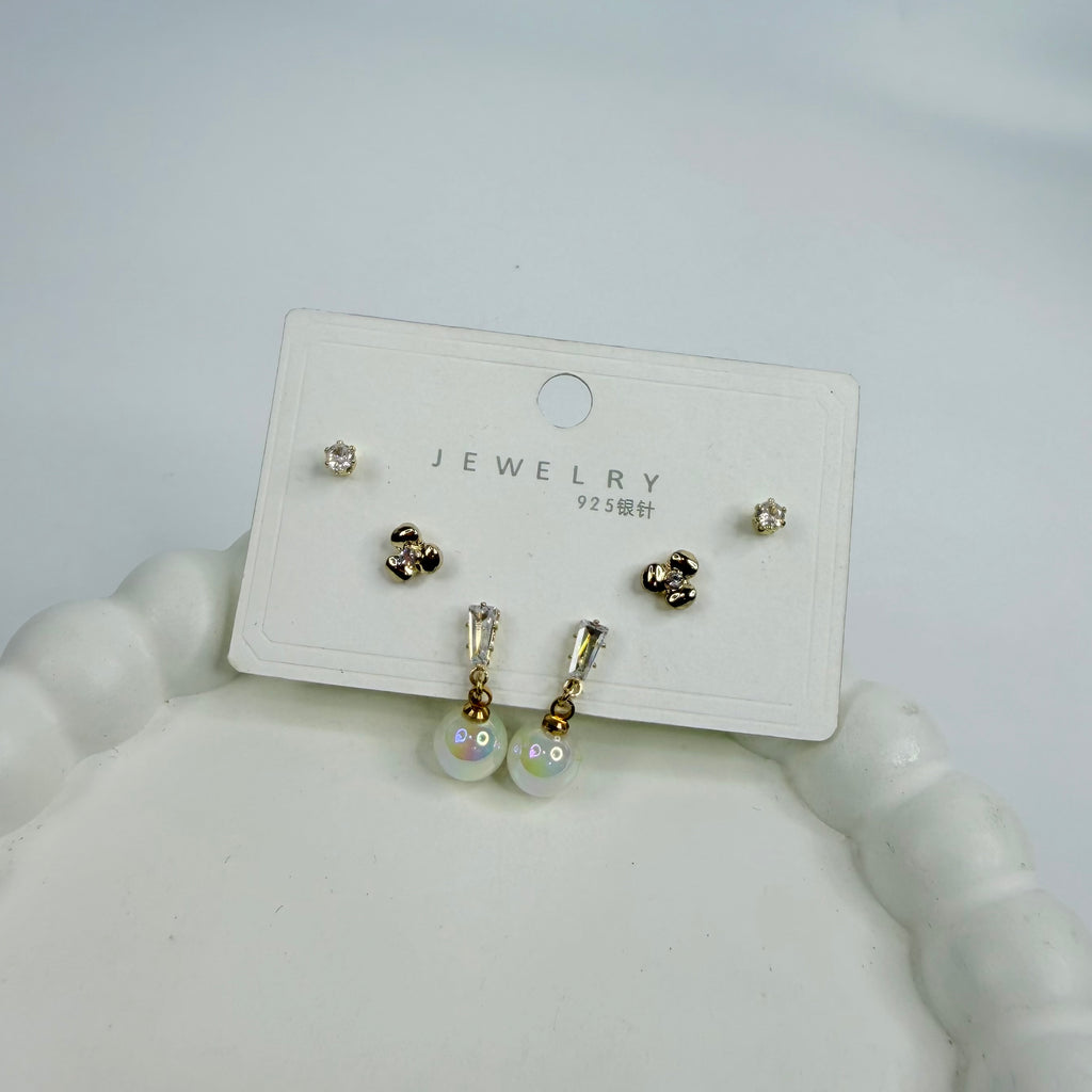 Mystery Stud Earrings Card – 3 Pairs